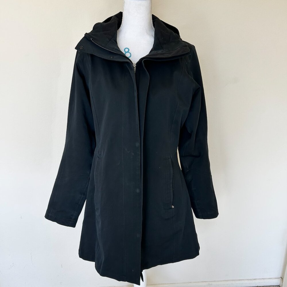 Patagonia Black Zip Up Long Winter Lined Jacket with Hoodie Size Medium Womens